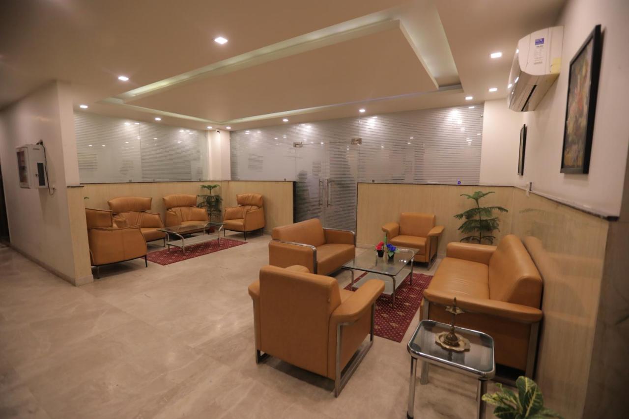 Airport Hotel Bollywood Paradise New Delhi Bagian luar foto